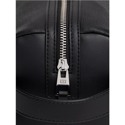 Lightweight Modern Washbag