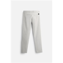 PANTALÓN CHINO