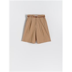 Shorts mit Gürtel