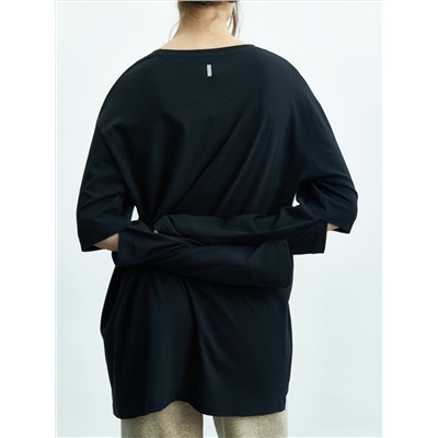 Лонгслив oversize с разрезами на локтях