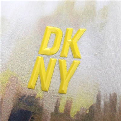 DKN*Y ❤️  экспорт  ✅  женская футболка с абстрактной печатью, похожей на картину нарисованную маслом, на левой груди трехмерный логотип. Цена на оф сайте 69 💵 начало продаж 22.04 в 10:00