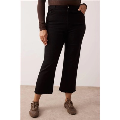 Solmayan Siyah Yüksek Bel Comfort Kısa Paça Culotte Fit Jeans TBBSS23AR00014