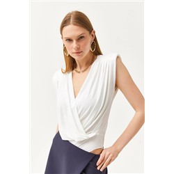 Olalook Kadın Beyaz Drape Detaylı Kruvaze Yaka Altı Çıtçıtlı Bodysuit BDY-00000048