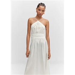 Vestido halter detalles fruncidos