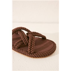 Sandalias marrones tiras cruzadas