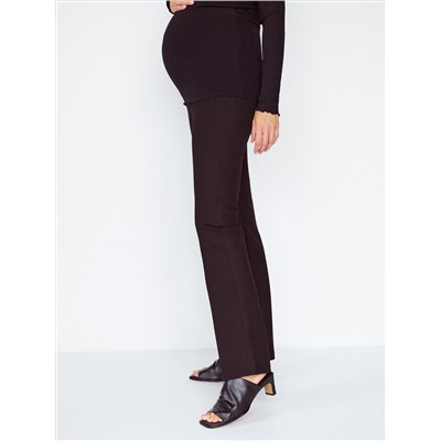 Hose mit ausgestelltem Bein