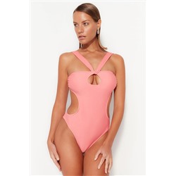 TRENDYOLMİLLA Pembe Straplez Cut Out/Pencereli High Leg Mayo TBESS23MA00031