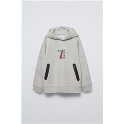 SPORTY HOODIE WITH ZIPS