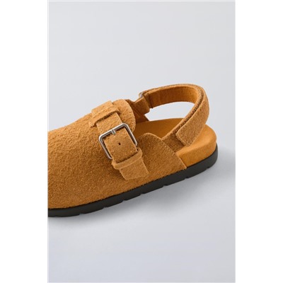 LEATHER CLOGS