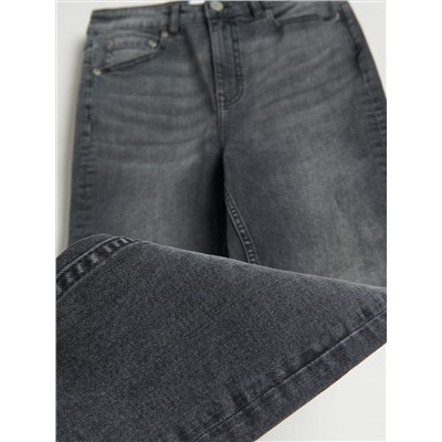 Slim-Jeans mit hoher Leibhöhe