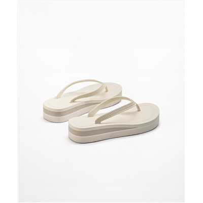 Beachwear platforms