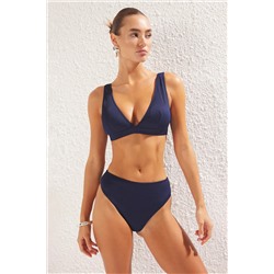 TRENDYOLMİLLA Lacivert Üçgen Dokulu Regular Core Bikini Takımı TBESS25BT00004