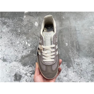Женские кеды  коллаборация известного бренда   Offspring & Adida*s Originals  Серия  Samba OG"Consortium Cup"