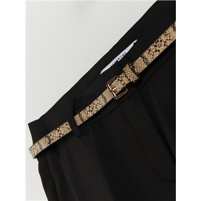Zigarettenhose mit Gürtel
