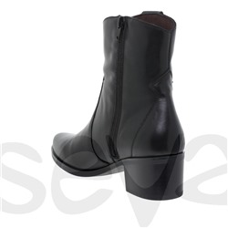 Tupie, BOTA SEÑORA PIEL