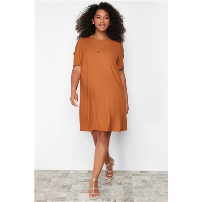 Kahverengi A-line Cut-Out Detaylı Örme Elbise TBBSS22EL2986