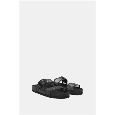 Sandalias tiras estampadas con hebilla
