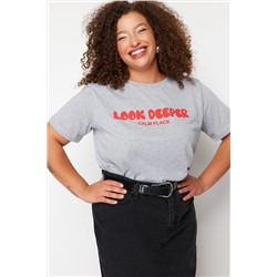 Gri Melanj Slogan Baskılı Boyfriend %100 Pamuk Örme Büyük Beden T-shirt TBBSS24BF00036