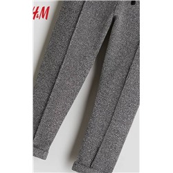 Детские классические брюки  H&M  оф сайт  Материал: 73% полиэстер, 25% вискоза, 2% спандекс