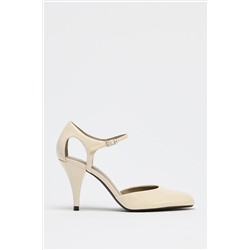 HEELED SHOES WITH STRAP