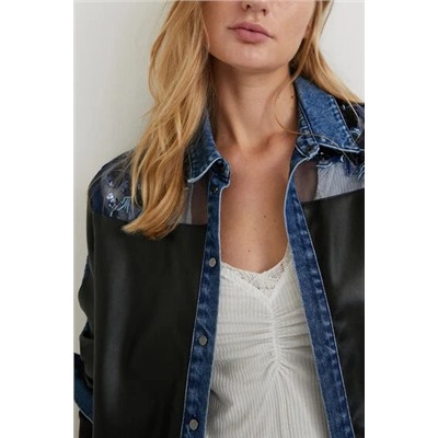 Camisa efecto piel detalles denim