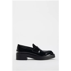 FEW ITEMS LEFT / FROM 19.02 TO 05.07 PATENT LOAFERS