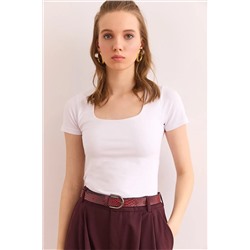 Olalook, Kadın Beyaz Kare Yaka Önü Çift Kat Crop Pamuk Bluz BLZ-19002904