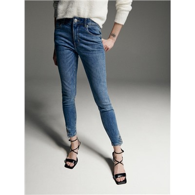 Slim-Jeans mit mittlerer Leibhöhe