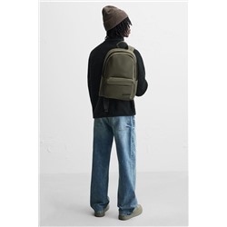 MOCHILA ENGOMADA