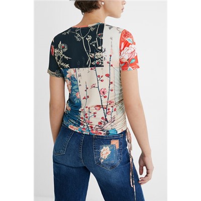 Camiseta slim fruncible