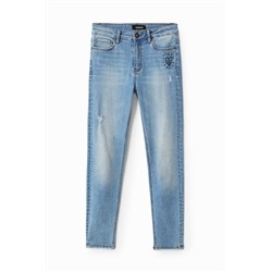 Pantalón vaquero skinny corazón