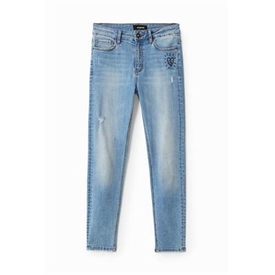 Pantalón vaquero skinny corazón