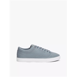 Canvas Low-Top Sneaker