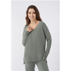 W24-00CH0116 Джемпер с V-образным вырезом