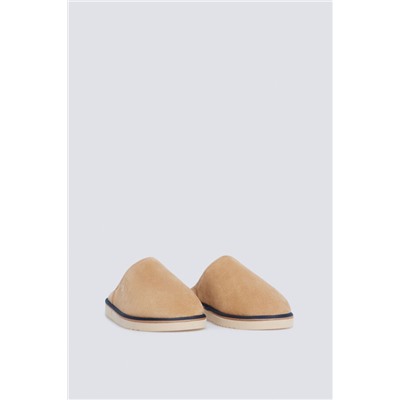 Zapatilla destalonada pelo