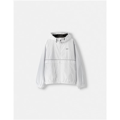 Lightweight hooded jacket