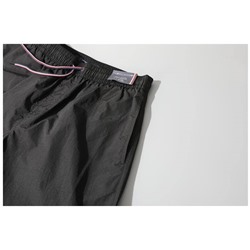 Tomm*y Hilfige*r  👕 мужские плавательные шорты. В прошлом году на них было много заказов, фирменная упаковка, оригинальные бирки. Сравнивала их с теми что продают у нас в аутлет за 7000) разницы нет!