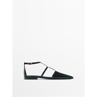 Zapato plano destalonado