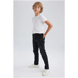 Defacto Erkek Çocuk Slim Fit Yırtık Detaylı Dar Paça Jean Pantolon A5550A823AU