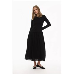 Contrasting midi dress