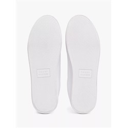 Canvas Low-Top Sneaker