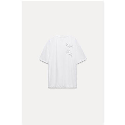 T-SHIRT WITH CONTRAST SLOGAN