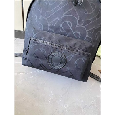 Новинка!  Удобный вместительный рюкзак  Burberr*y