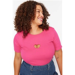 Pembe Slim Fit Kalpli Cut-Out Detaylı Fitilli %100 Pamuk Örme Büyük Beden T-shirt TBBSS24BF00006