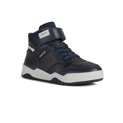 Sneakers in Dunkelblau