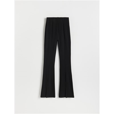 Seitlich geteilte Hose