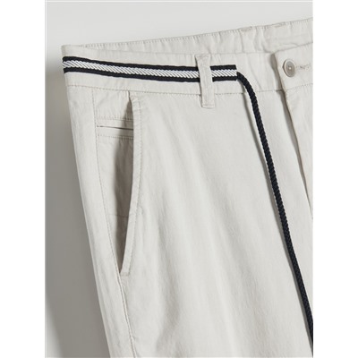 Chinohose mit hohem Baumwollanteil