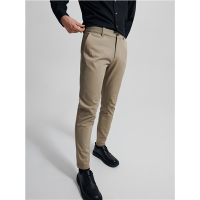 Schlichte Chinohose