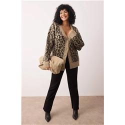 Camel Leopar Desenli Yumuşak Tuşeli Relax Fitt Triko Hırka TBBAW26AV00001