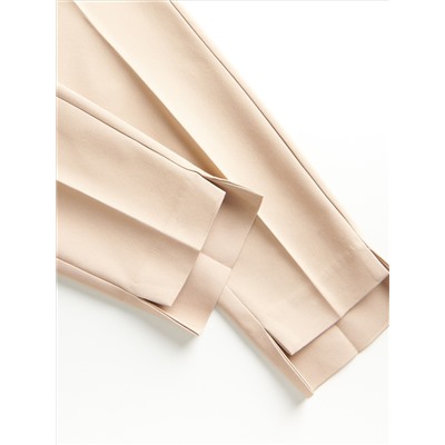 Zigarettenhose mit elastischem Bund